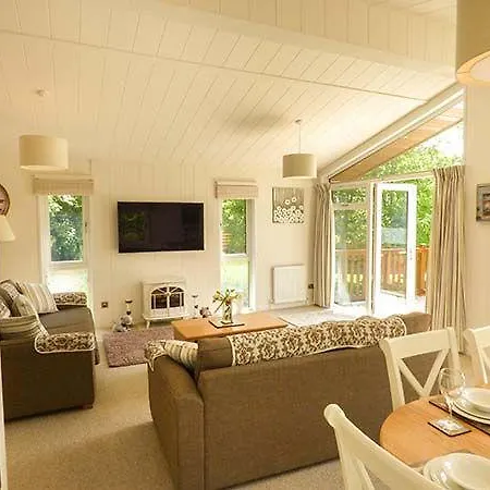 Fern Lodge, Allithwaite * Holker